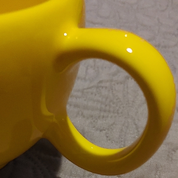 ✅$5 Add On Yellow Smiley Face Mug - Picture 4 of 6